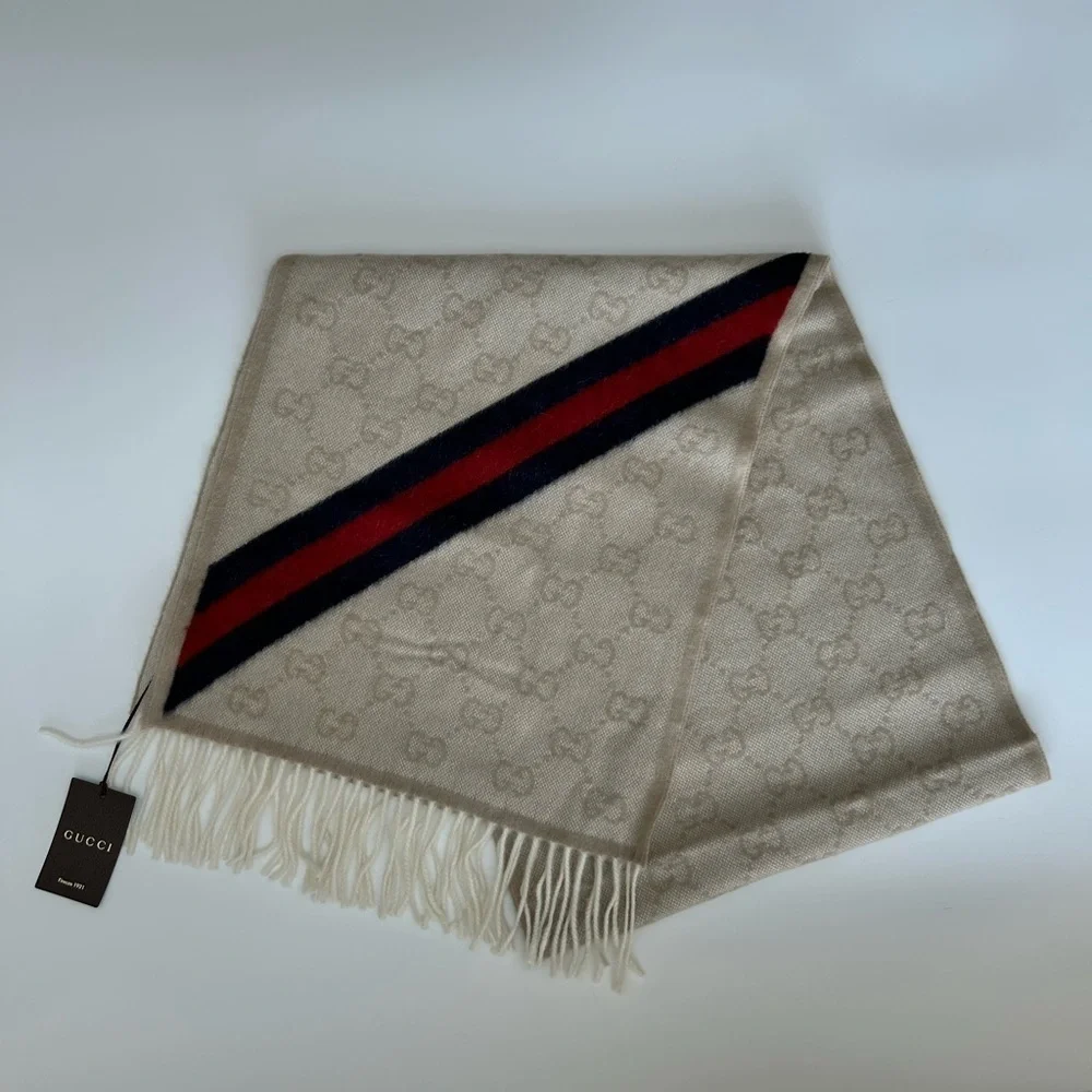 New With Tags Gucci Nikky Wool Alpaca Monogram Web Beige Scarf Shawl Fringe